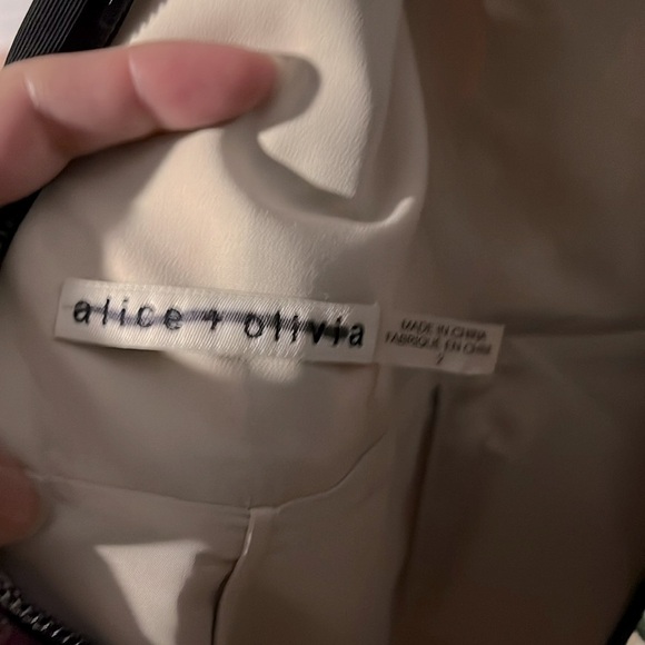 ALICE + OLIVIA Kiro Floral Deep V Lantern Dress Size 2 - Picture 11 of 14